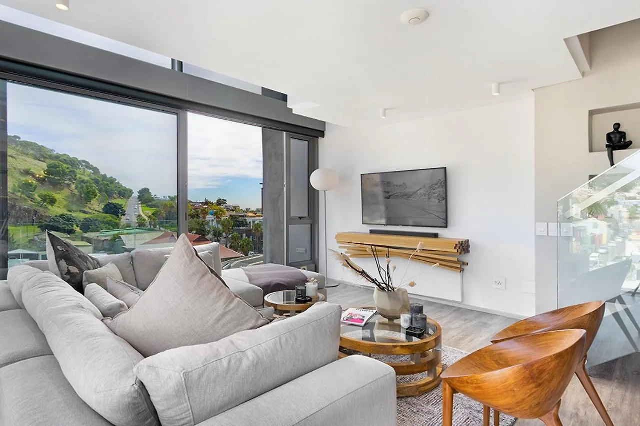 702 On Strand Cape Town - Panoramic Mountain Views
