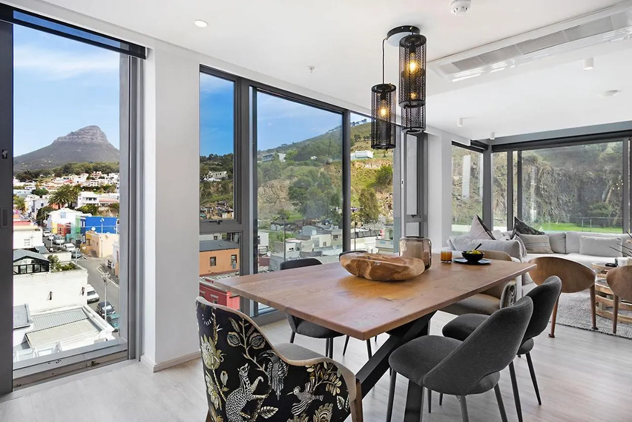 702 On Strand Cape Town - Panoramic Mountain Views